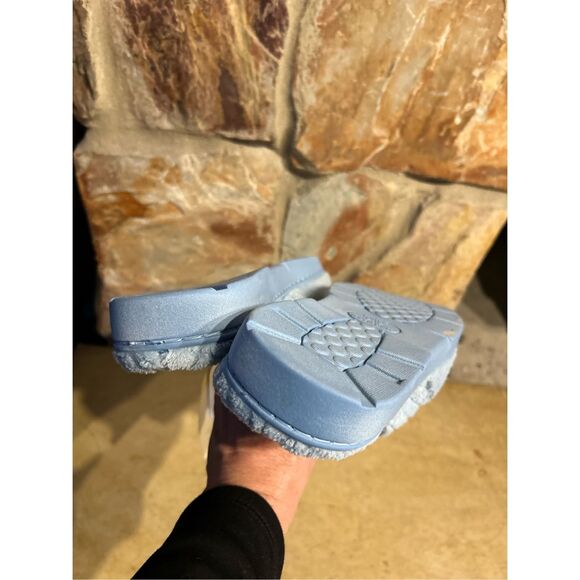 Muk Luks Women’s Slippers Size L 9-10 Blue Comfort Memory Foam Slippers Clogs NW - Picture 7 of 10